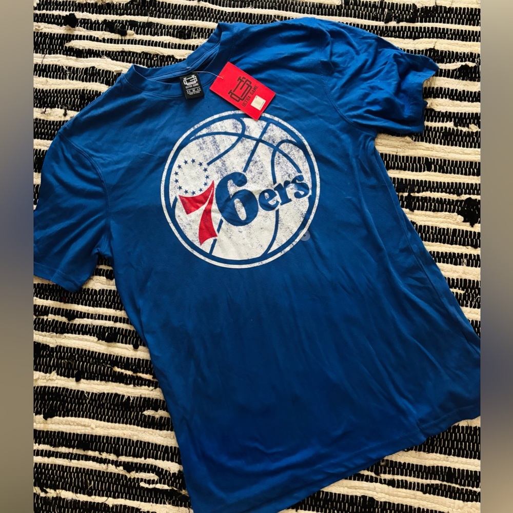 Blue 76ers Graphic T-Shirt …..new with tag!